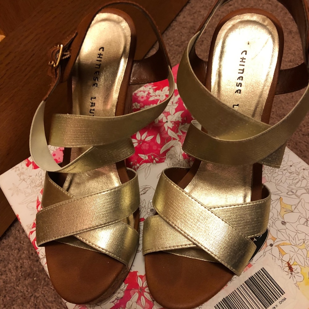Chinese Laundry Destinee Gold Wedge Size 9 - Picture 3 of 4